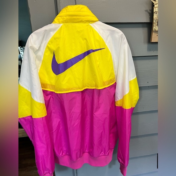 Nike Men's Pink and Yellow Jacket - Picture 7 of 10